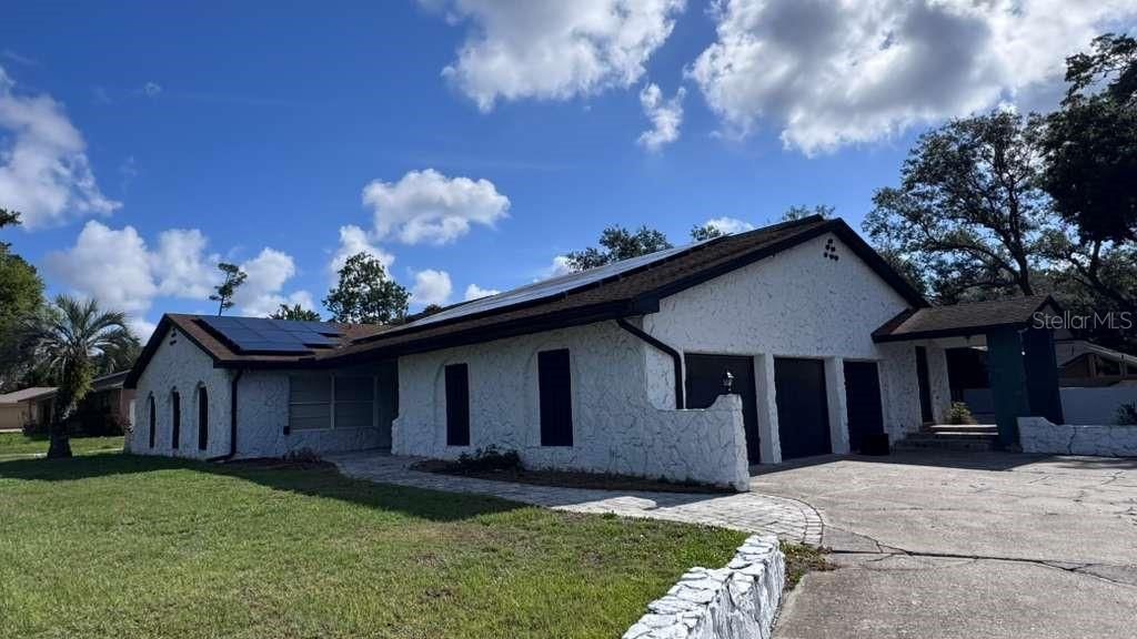 For Sale: $990,000 (4 beds, 2 baths, 3265 Square Feet)