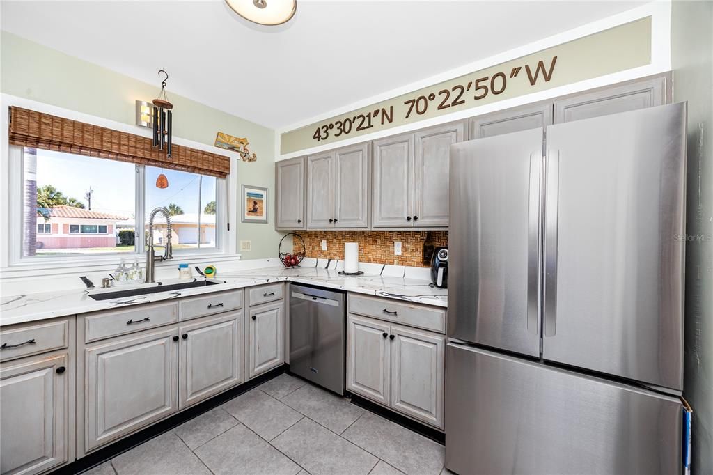 For Sale: $715,000 (2 beds, 2 baths, 1450 Square Feet)