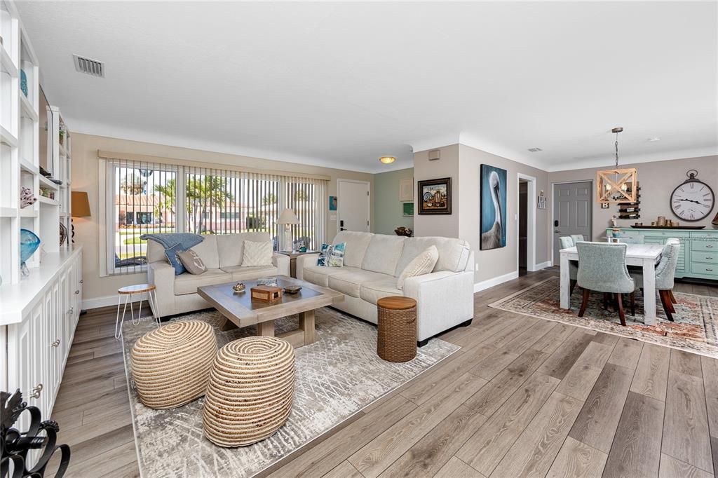 For Sale: $715,000 (2 beds, 2 baths, 1450 Square Feet)