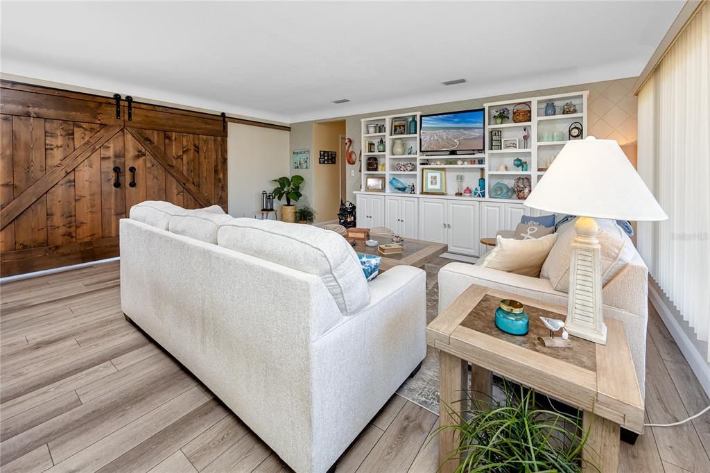 For Sale: $715,000 (2 beds, 2 baths, 1450 Square Feet)