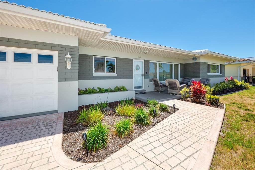 For Sale: $715,000 (2 beds, 2 baths, 1450 Square Feet)