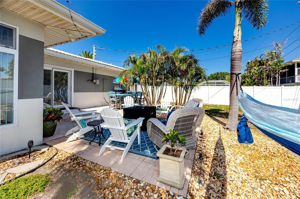 For Sale: $715,000 (2 beds, 2 baths, 1450 Square Feet)