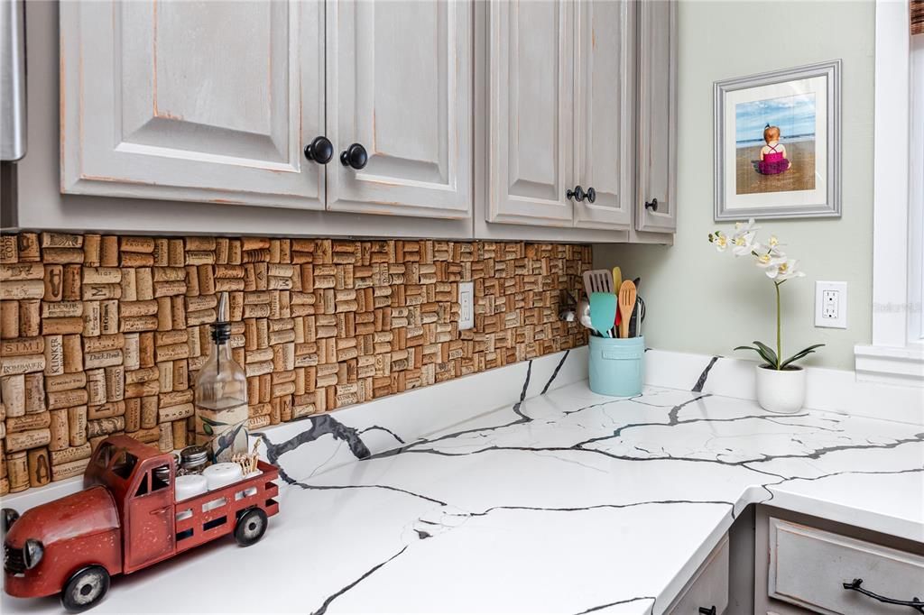 For Sale: $715,000 (2 beds, 2 baths, 1450 Square Feet)