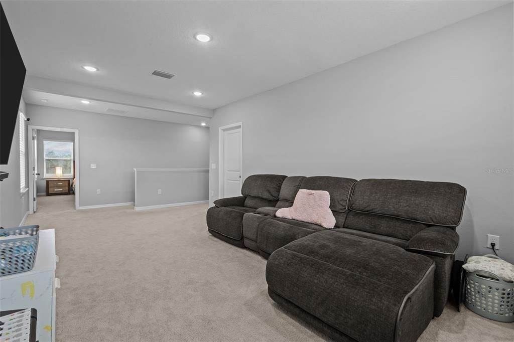 Activo con contrato: $679,900 (5 camas, 3 baños, 2934 Pies cuadrados)