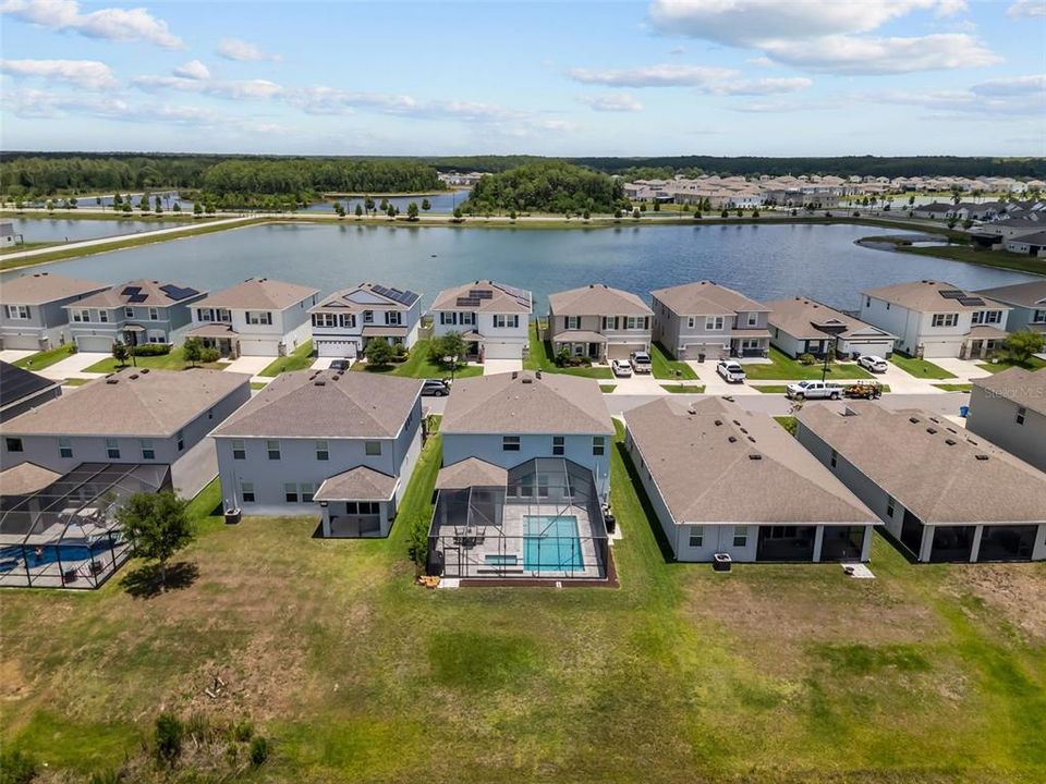 Activo con contrato: $679,900 (5 camas, 3 baños, 2934 Pies cuadrados)