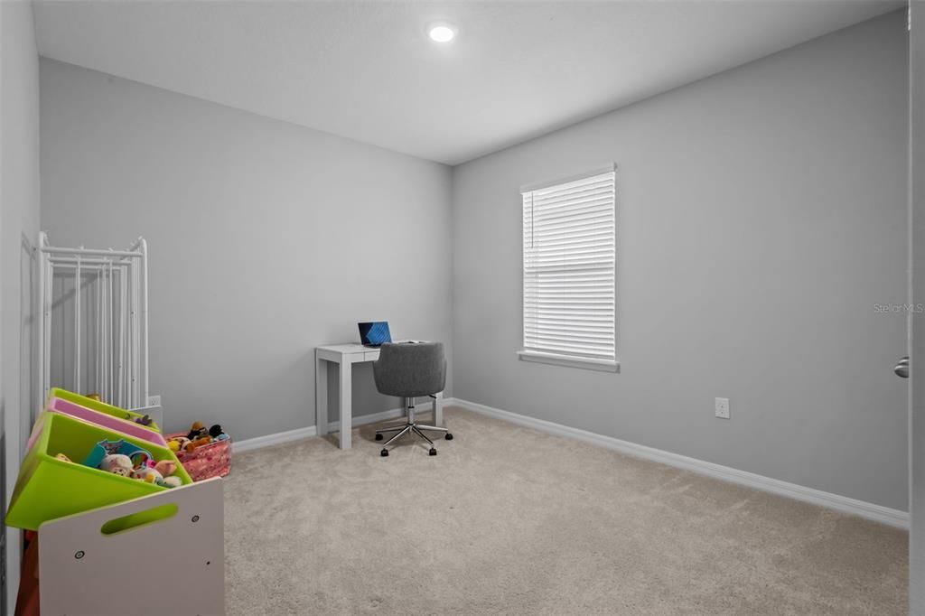Activo con contrato: $679,900 (5 camas, 3 baños, 2934 Pies cuadrados)