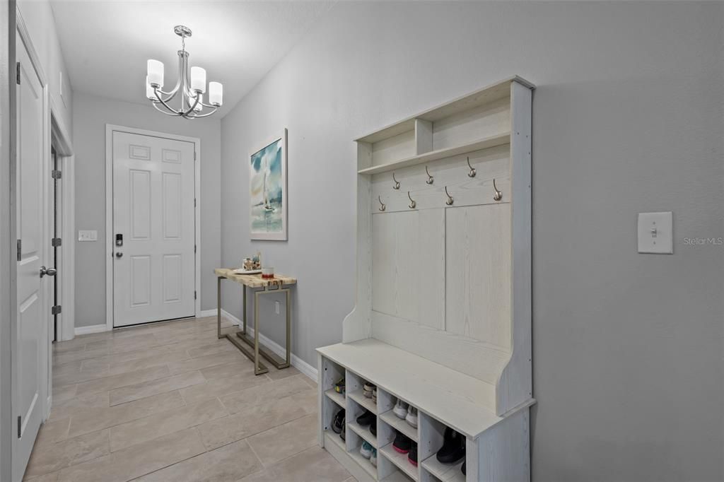 Activo con contrato: $679,900 (5 camas, 3 baños, 2934 Pies cuadrados)