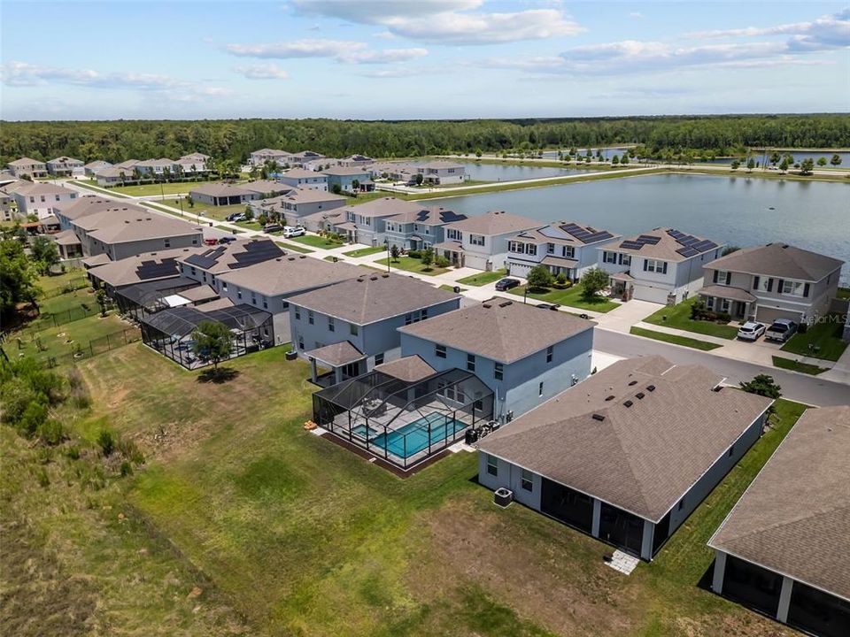 Activo con contrato: $679,900 (5 camas, 3 baños, 2934 Pies cuadrados)