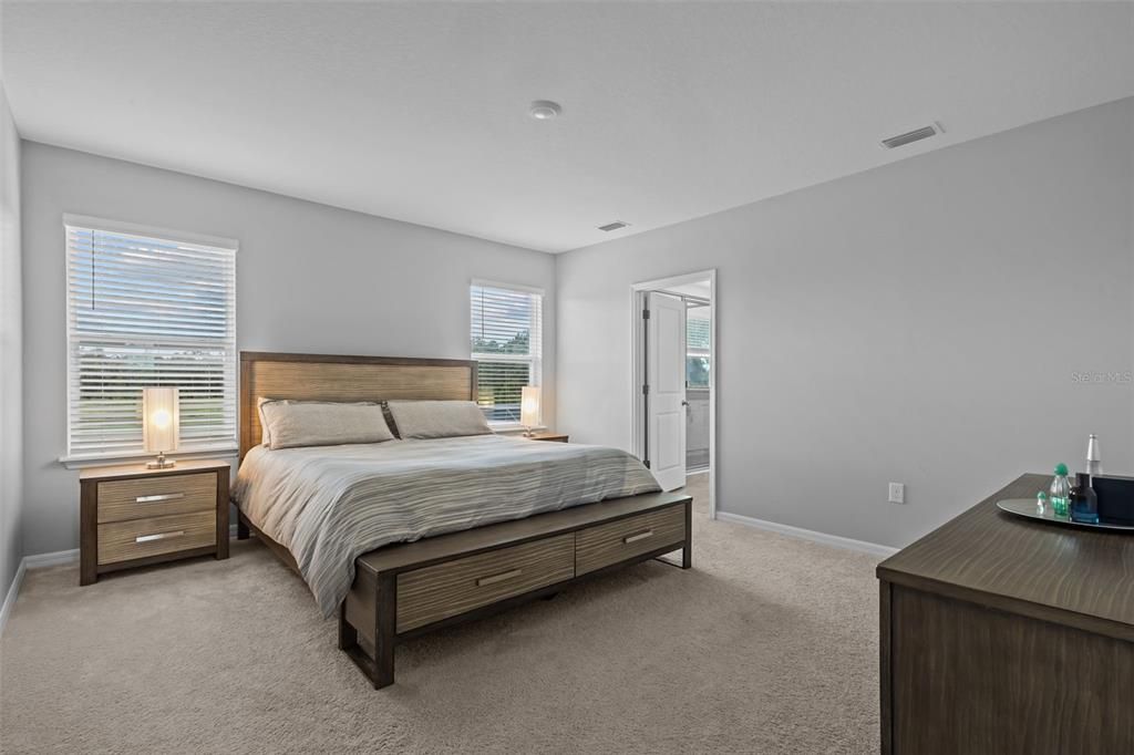 Activo con contrato: $679,900 (5 camas, 3 baños, 2934 Pies cuadrados)