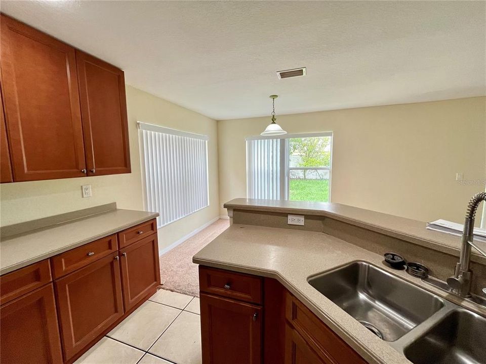 For Rent: $2,300 (3 beds, 2 baths, 1739 Square Feet)
