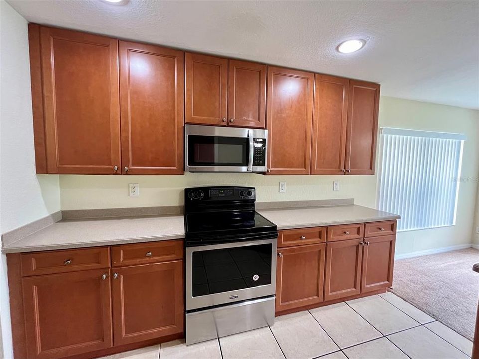 For Rent: $2,300 (3 beds, 2 baths, 1739 Square Feet)
