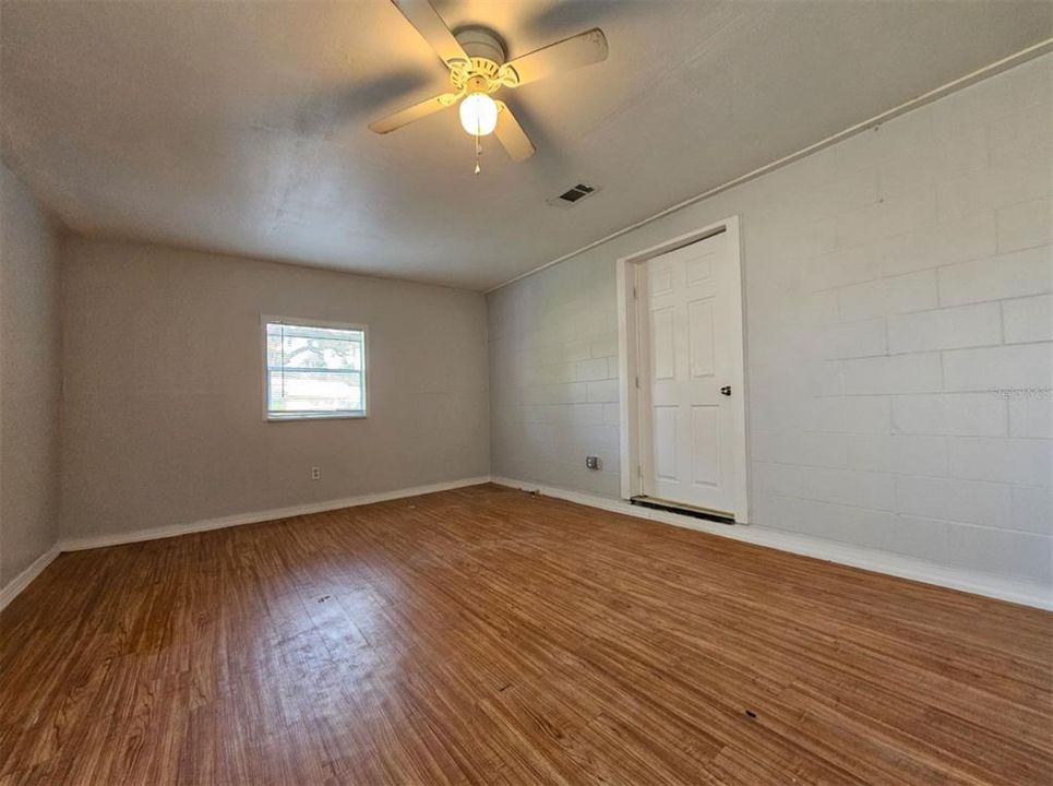 В аренду: $1,795 (3 спален, 2 ванн, 1295 Квадратных фут)