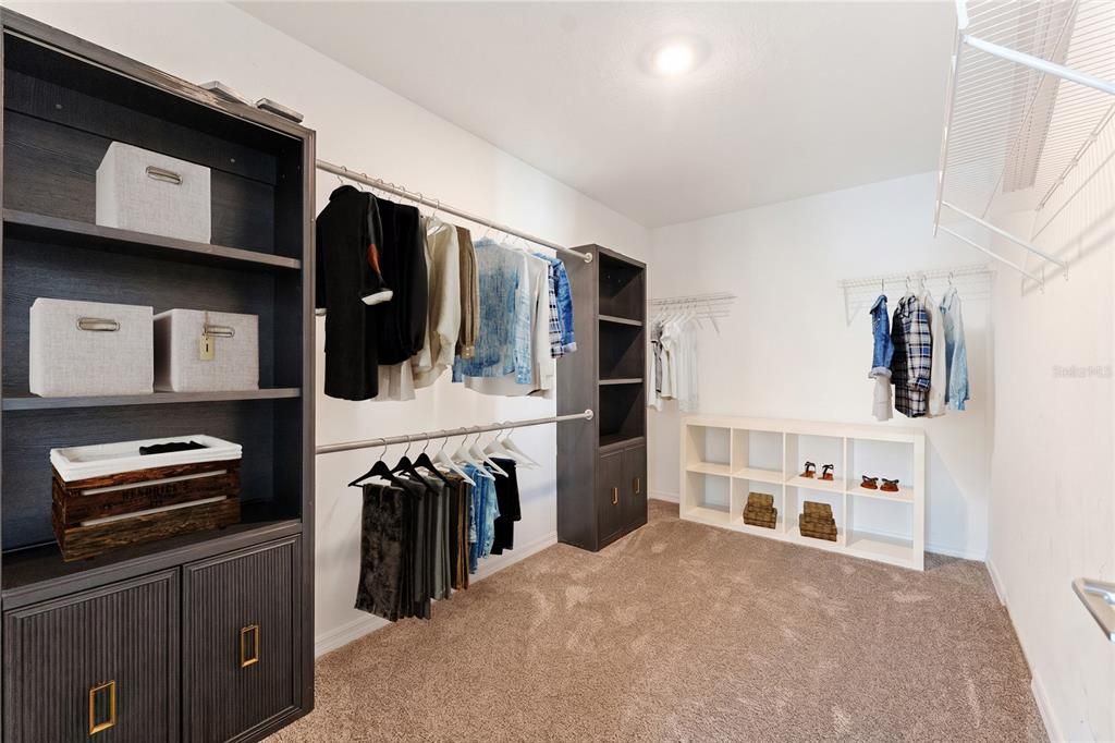 For Sale: $375,000 (4 beds, 2 baths, 2667 Square Feet)