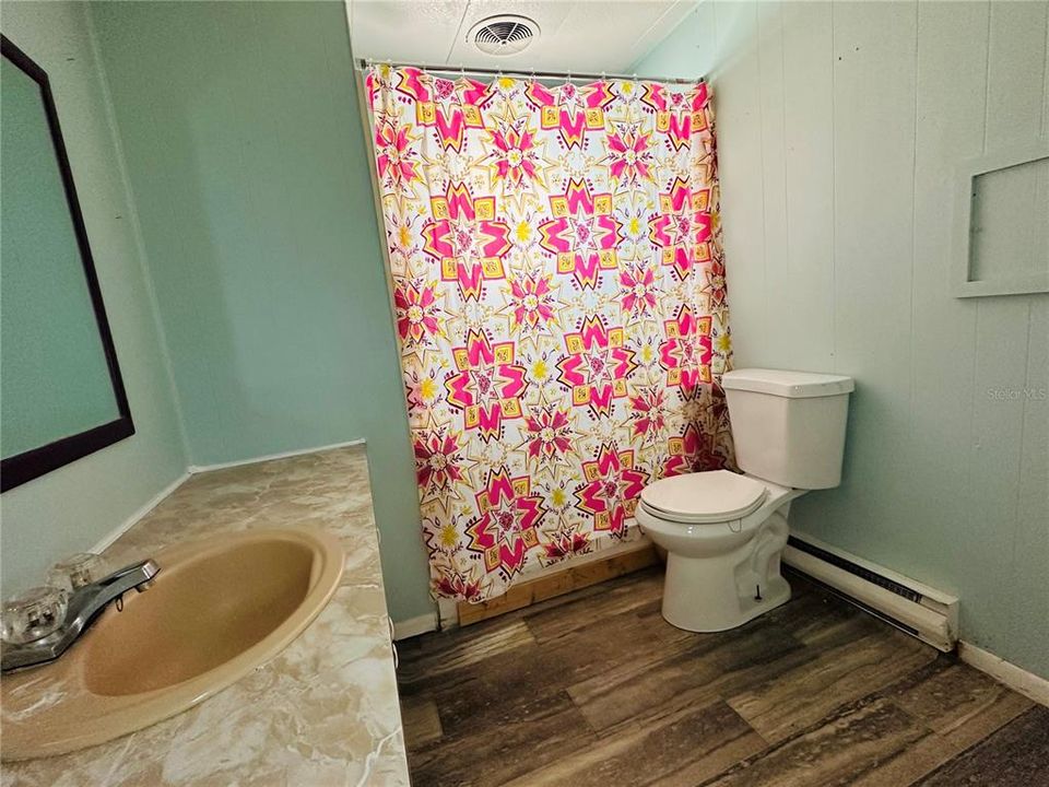 For Sale: $69,000 (2 beds, 1 baths, 720 Square Feet)