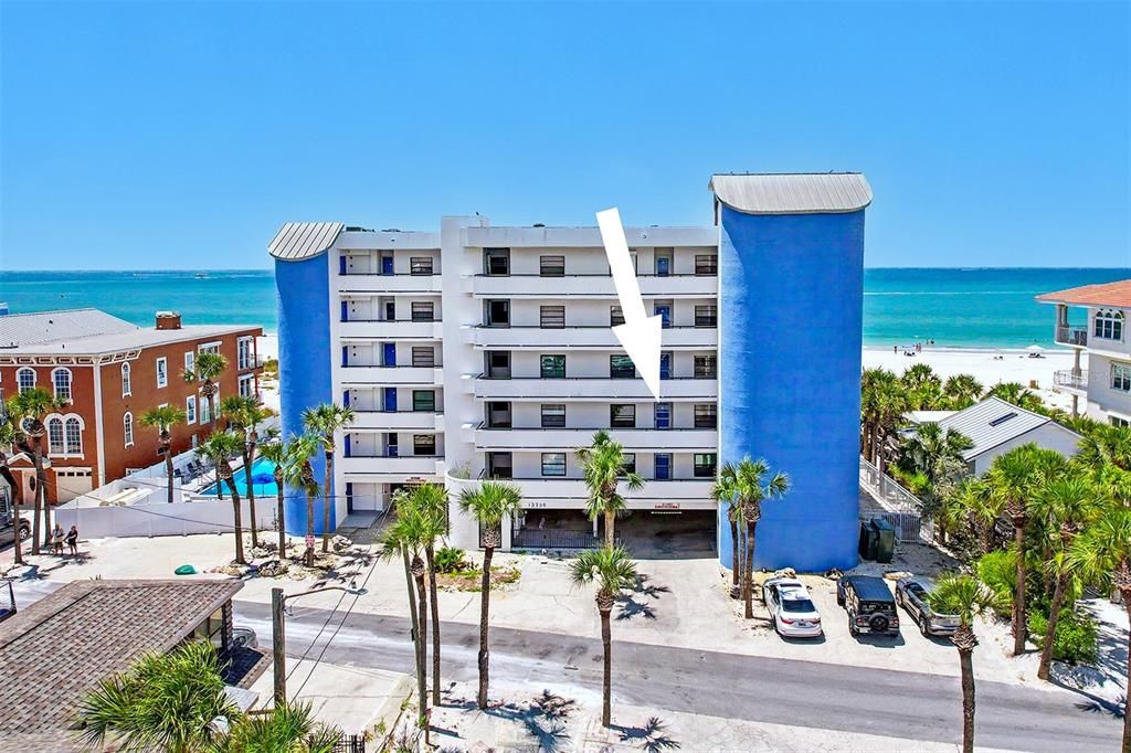 For Sale: $949,000 (2 beds, 2 baths, 1005 Square Feet)