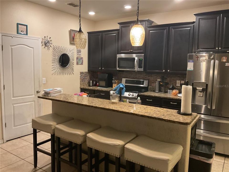 For Sale: $500,000 (6 beds, 3 baths, 4156 Square Feet)