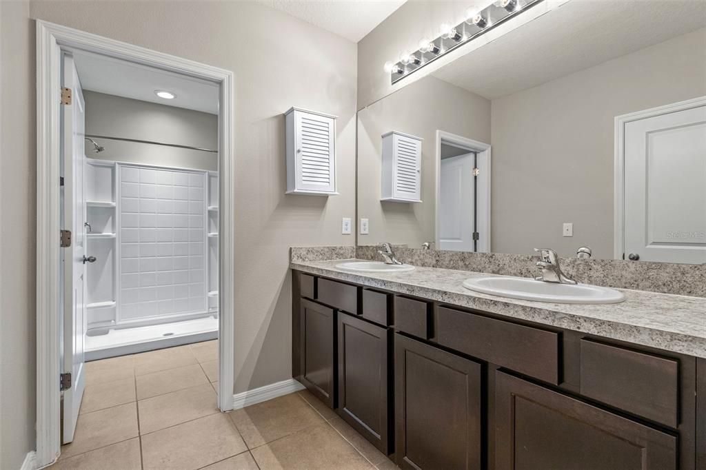 For Rent: $2,295 (3 beds, 2 baths, 1785 Square Feet)