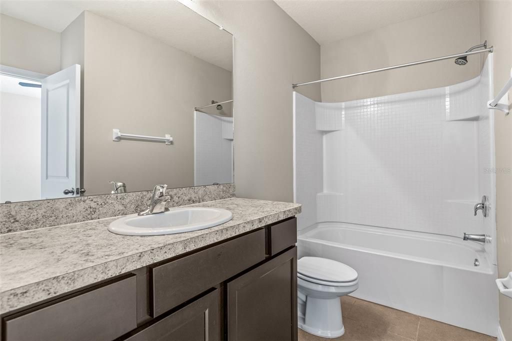 For Rent: $2,295 (3 beds, 2 baths, 1785 Square Feet)