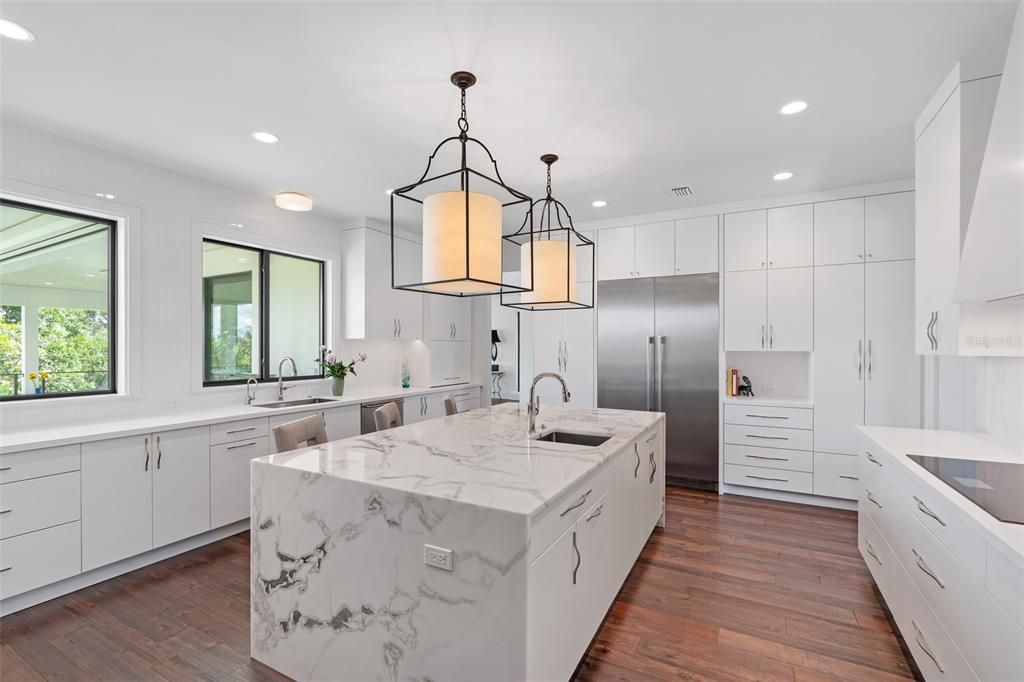 En Venta: $7,495,000 (4 camas, 4 baños, 5771 Pies cuadrados)