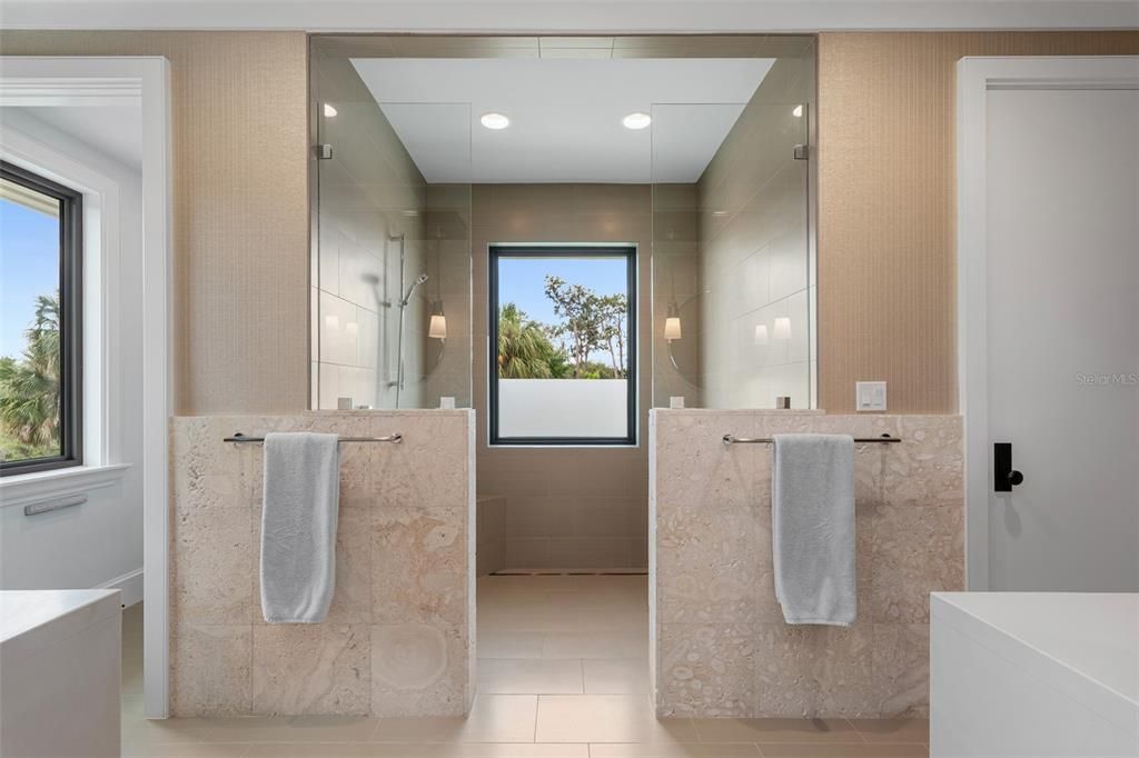 En Venta: $7,495,000 (4 camas, 4 baños, 5771 Pies cuadrados)