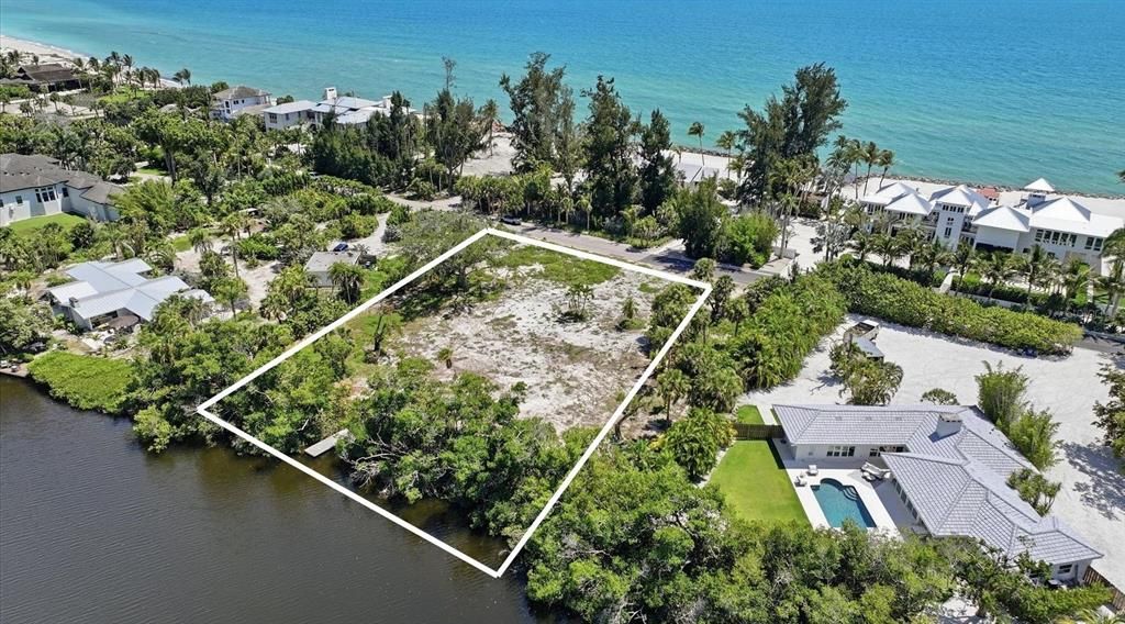 待售: $1,845,000 (0.94 acres)