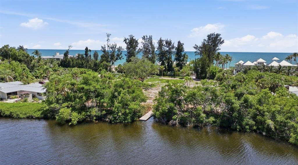 待售: $1,845,000 (0.94 acres)