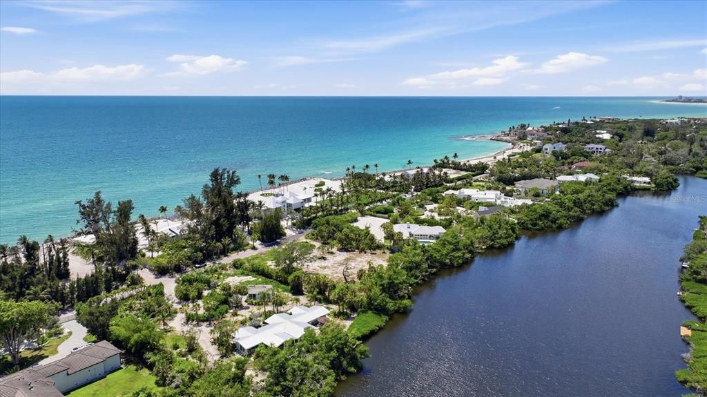 待售: $1,845,000 (0.94 acres)