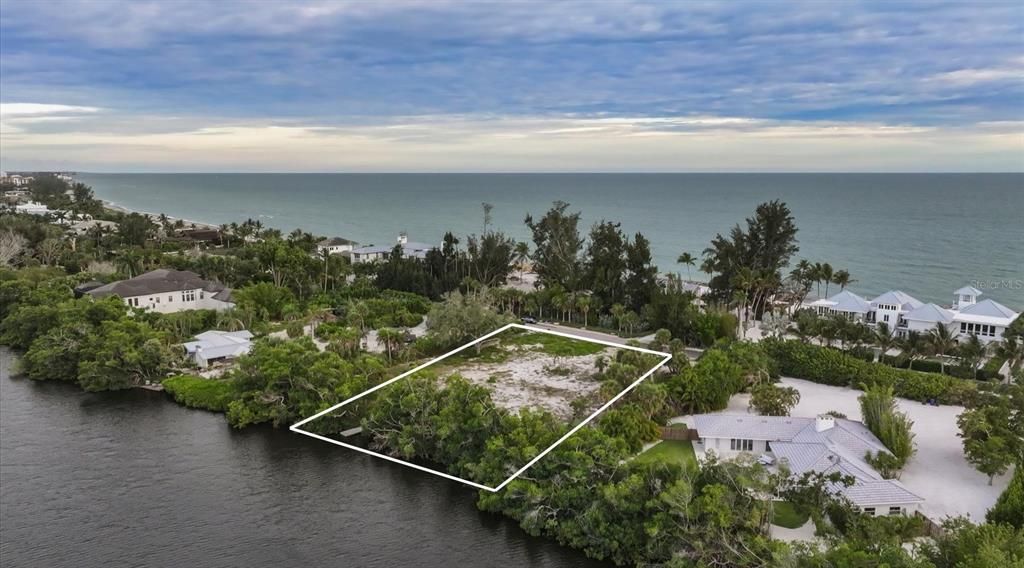 待售: $1,845,000 (0.94 acres)