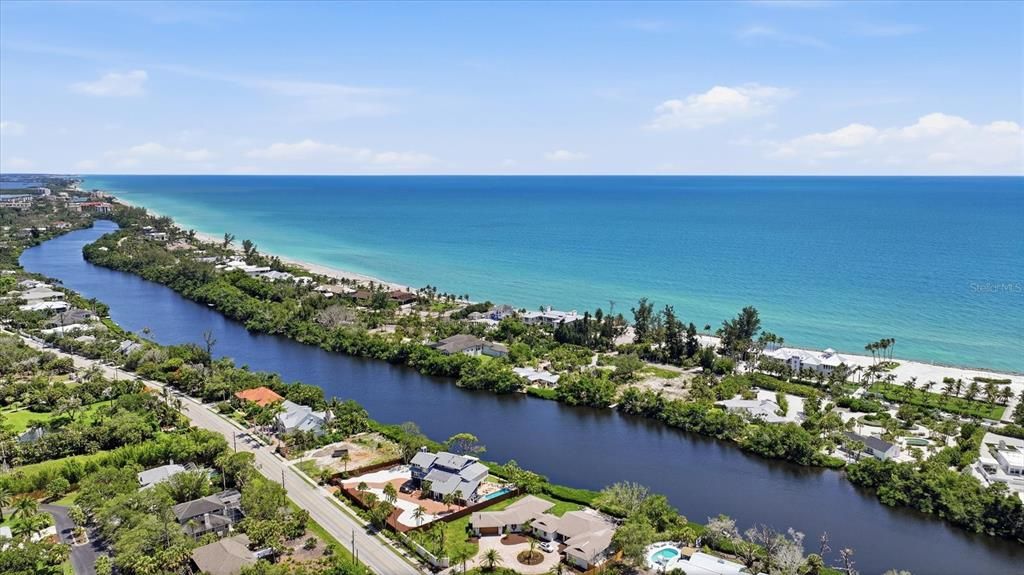 待售: $1,845,000 (0.94 acres)