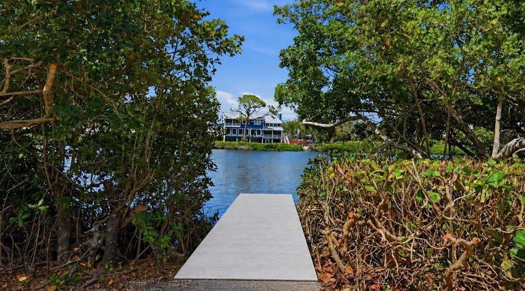 待售: $1,845,000 (0.94 acres)