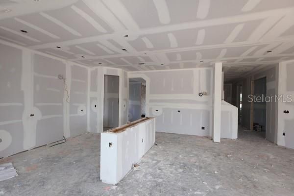 Activo con contrato: $579,990 (4 camas, 3 baños, 2719 Pies cuadrados)
