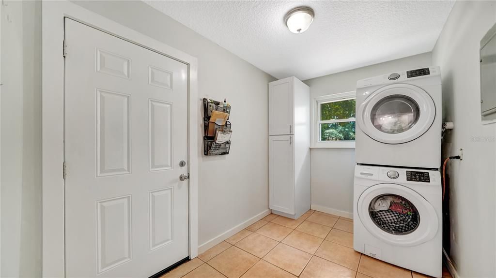 En Venta: $349,000 (3 camas, 2 baños, 1428 Pies cuadrados)