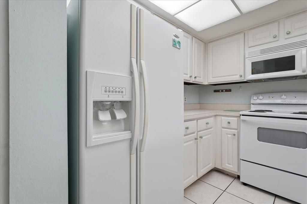На продажу: $199,900 (1 спален, 2 ванн, 1000 Квадратных фут)