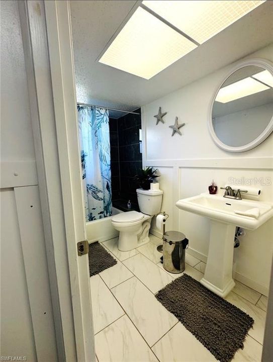 For Sale: $190,000 (2 beds, 2 baths, 988 Square Feet)