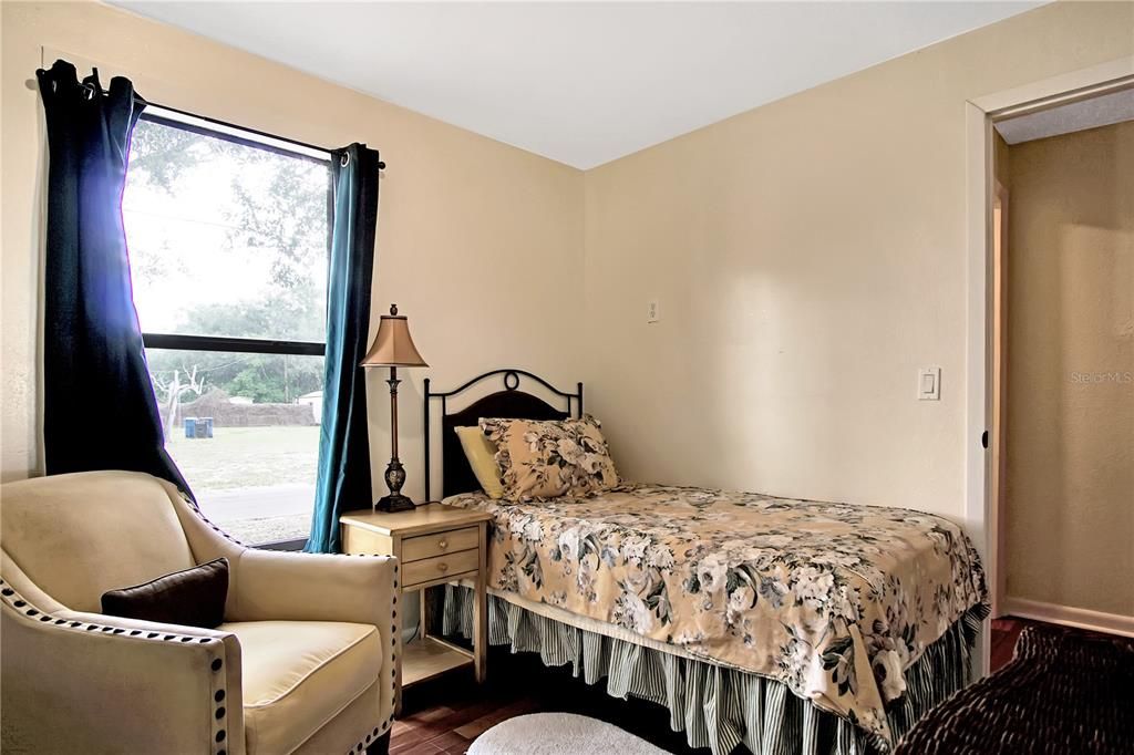 For Rent: $1,595 (3 beds, 2 baths, 944 Square Feet)