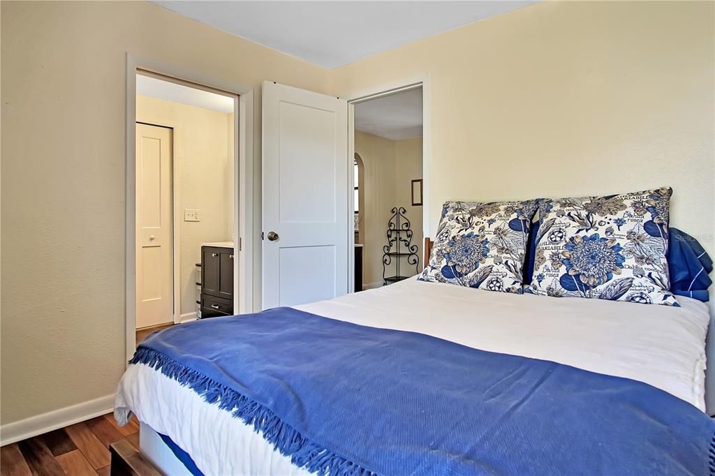 For Rent: $1,595 (3 beds, 2 baths, 944 Square Feet)