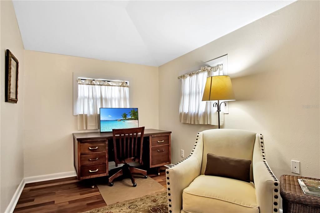 For Rent: $1,595 (3 beds, 2 baths, 944 Square Feet)