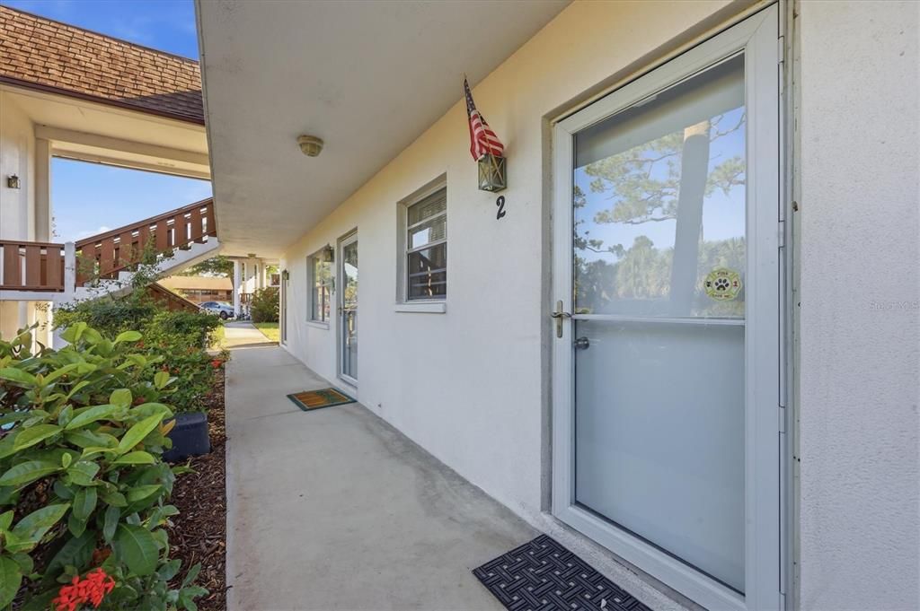 For Sale: $134,900 (2 beds, 2 baths, 946 Square Feet)