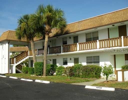 For Sale: $134,900 (2 beds, 2 baths, 946 Square Feet)