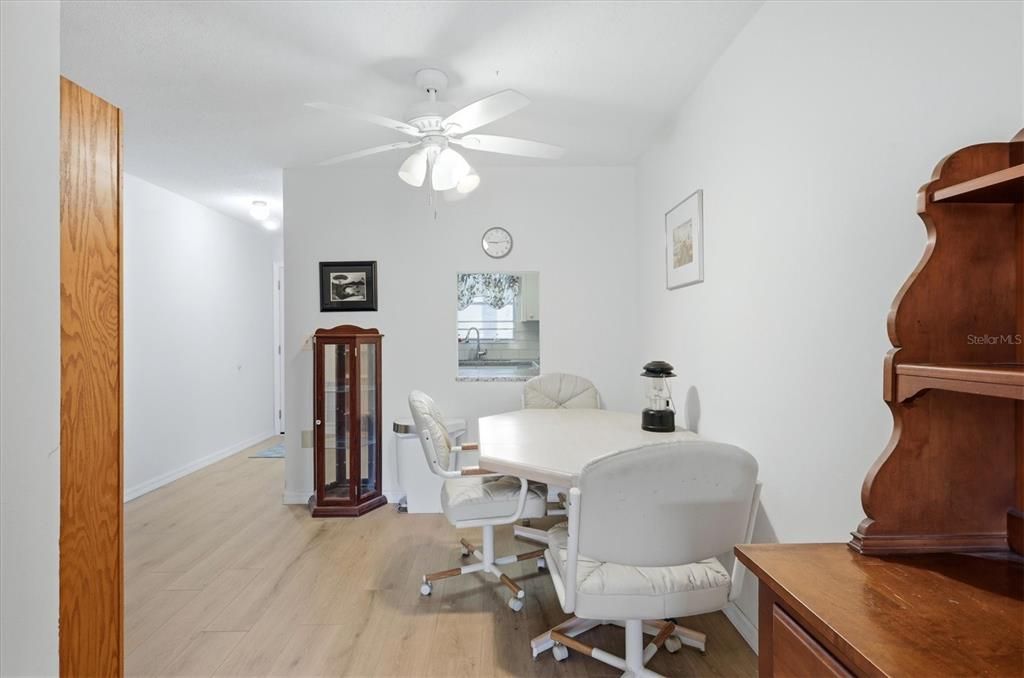 For Sale: $134,900 (2 beds, 2 baths, 946 Square Feet)