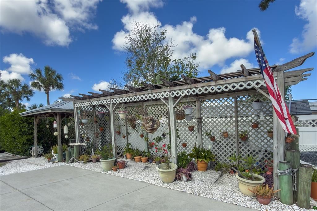 For Sale: $509,900 (2 beds, 2 baths, 1044 Square Feet)