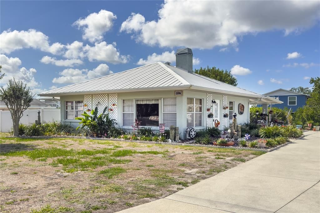 For Sale: $509,900 (2 beds, 2 baths, 1044 Square Feet)
