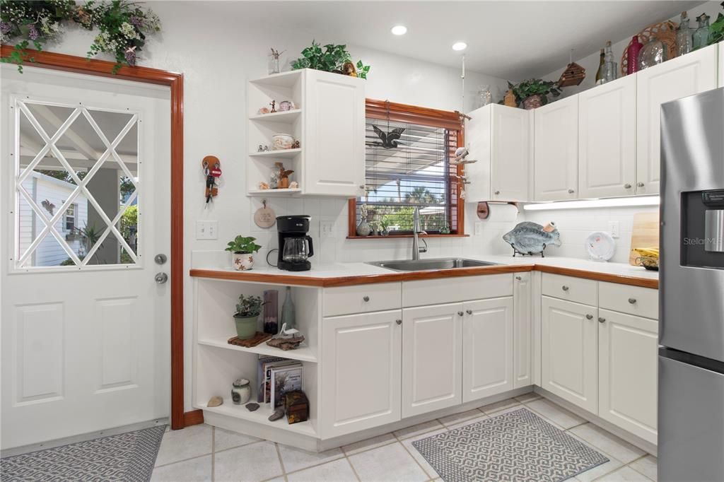 For Sale: $509,900 (2 beds, 2 baths, 1044 Square Feet)