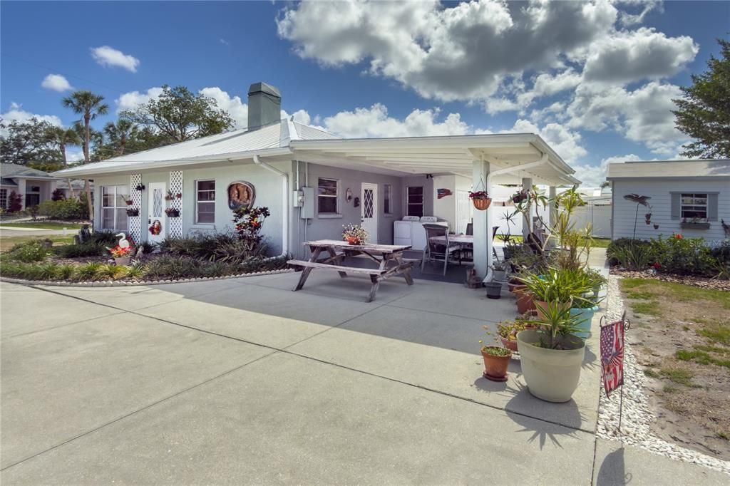 For Sale: $509,900 (2 beds, 2 baths, 1044 Square Feet)