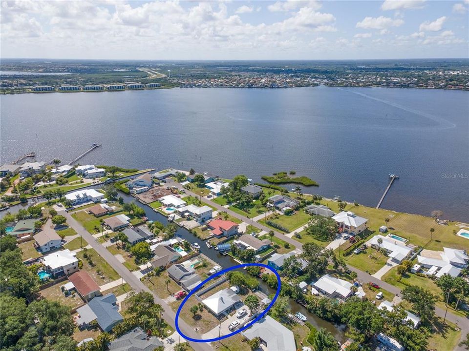 For Sale: $509,900 (2 beds, 2 baths, 1044 Square Feet)