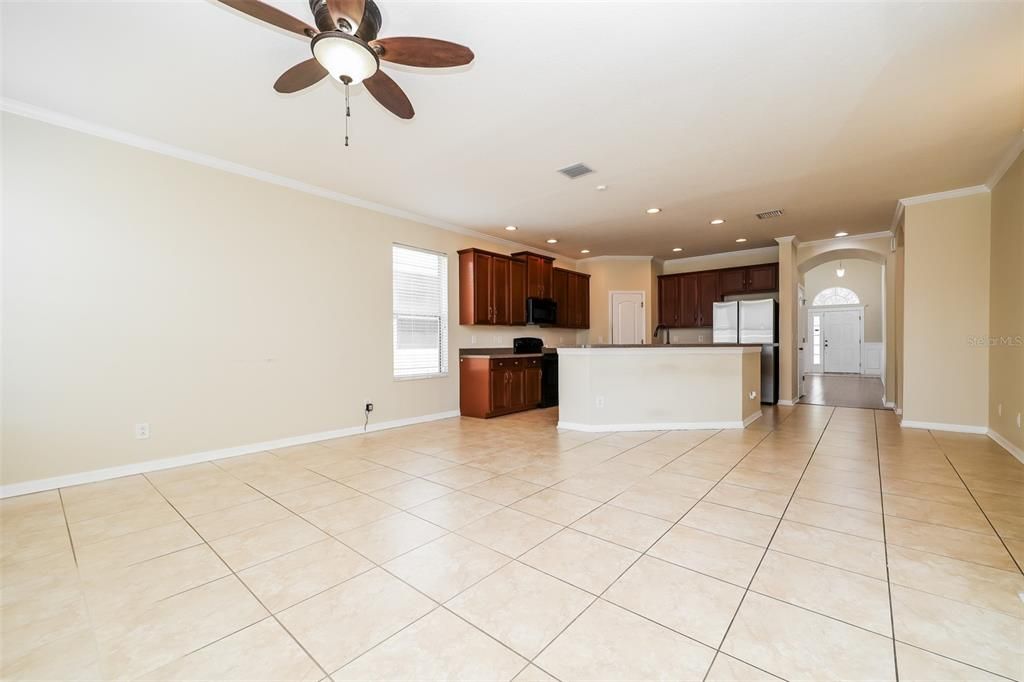 En Venta: $439,900 (4 camas, 3 baños, 2955 Pies cuadrados)