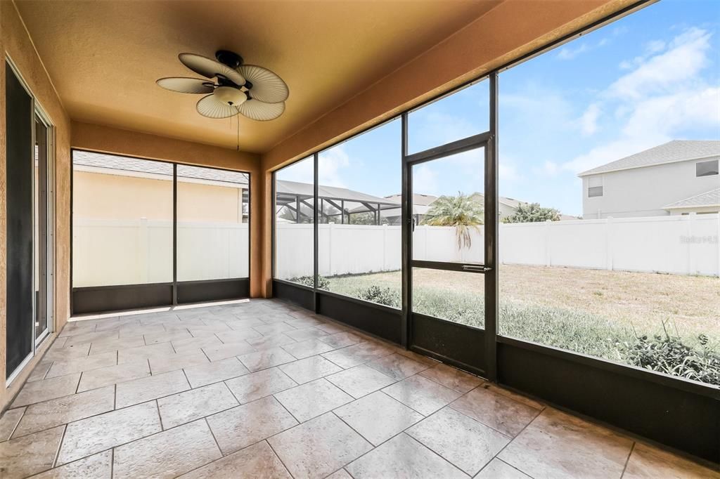 En Venta: $439,900 (4 camas, 3 baños, 2955 Pies cuadrados)