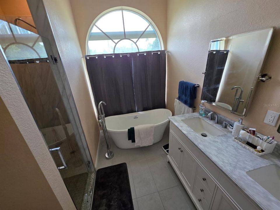 En Venta: $579,000 (4 camas, 3 baños, 2260 Pies cuadrados)