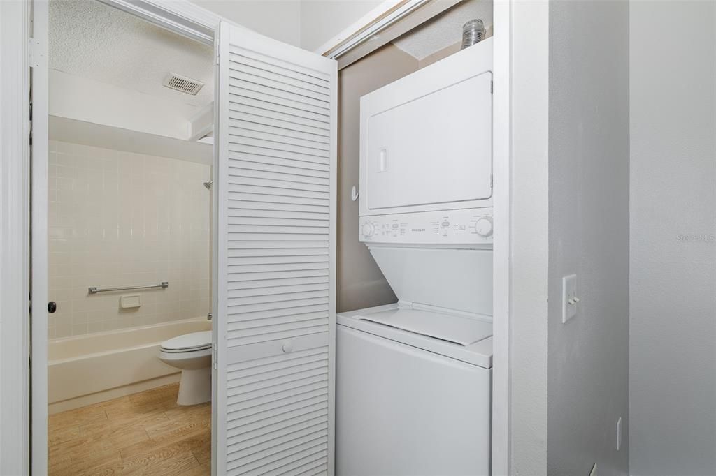 En Venta: $184,900 (2 camas, 2 baños, 1025 Pies cuadrados)