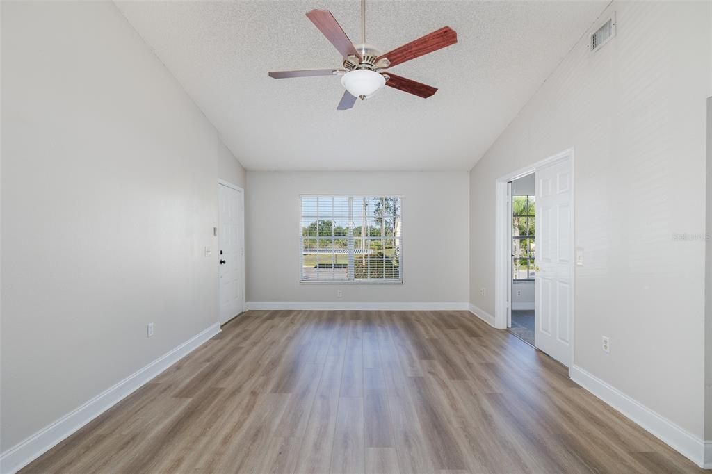 En Venta: $184,900 (2 camas, 2 baños, 1025 Pies cuadrados)